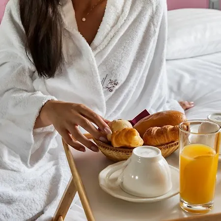 Hotel Les Nations 3*