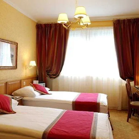 Hotel Les Nations 3*